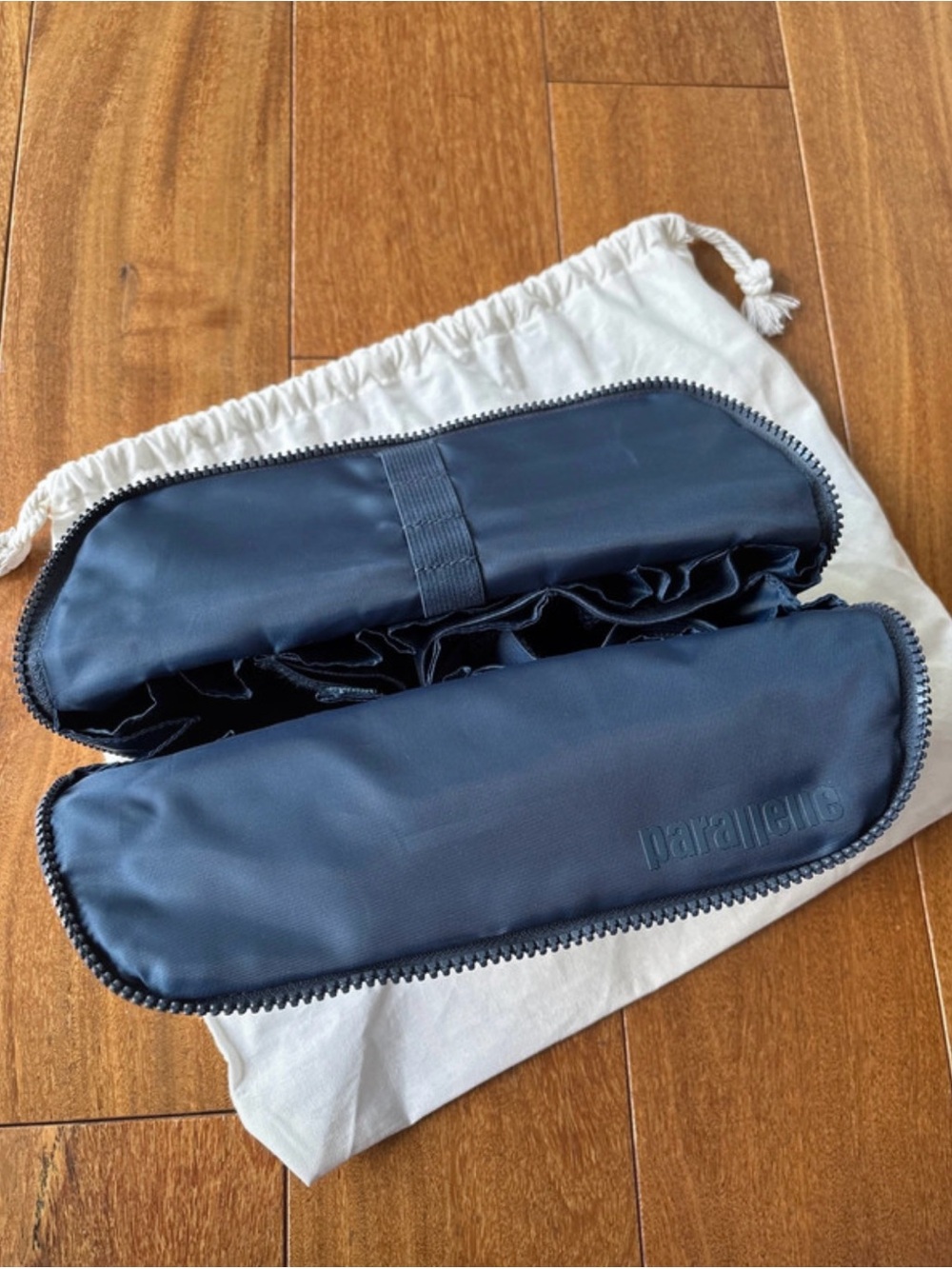 Parallelle Travel Case - Picture 2 of 4